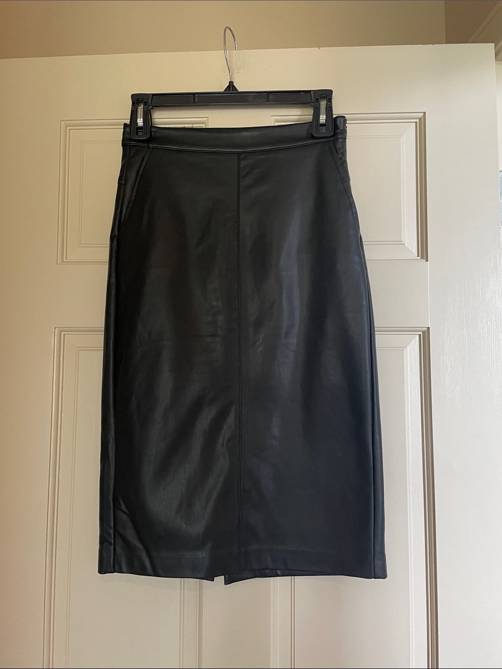 ESQUALO Black Faux Leather Pencil Skirt